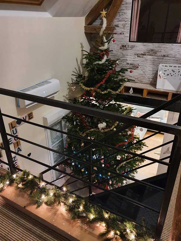 Sapin de Noël Nordmann décoré